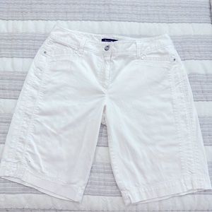 White House Black Market 9” White Shorts Size 4
